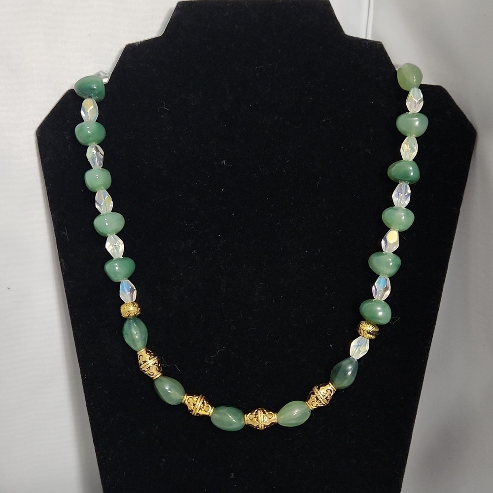 Elegant Green and Gold Beaded Necklace